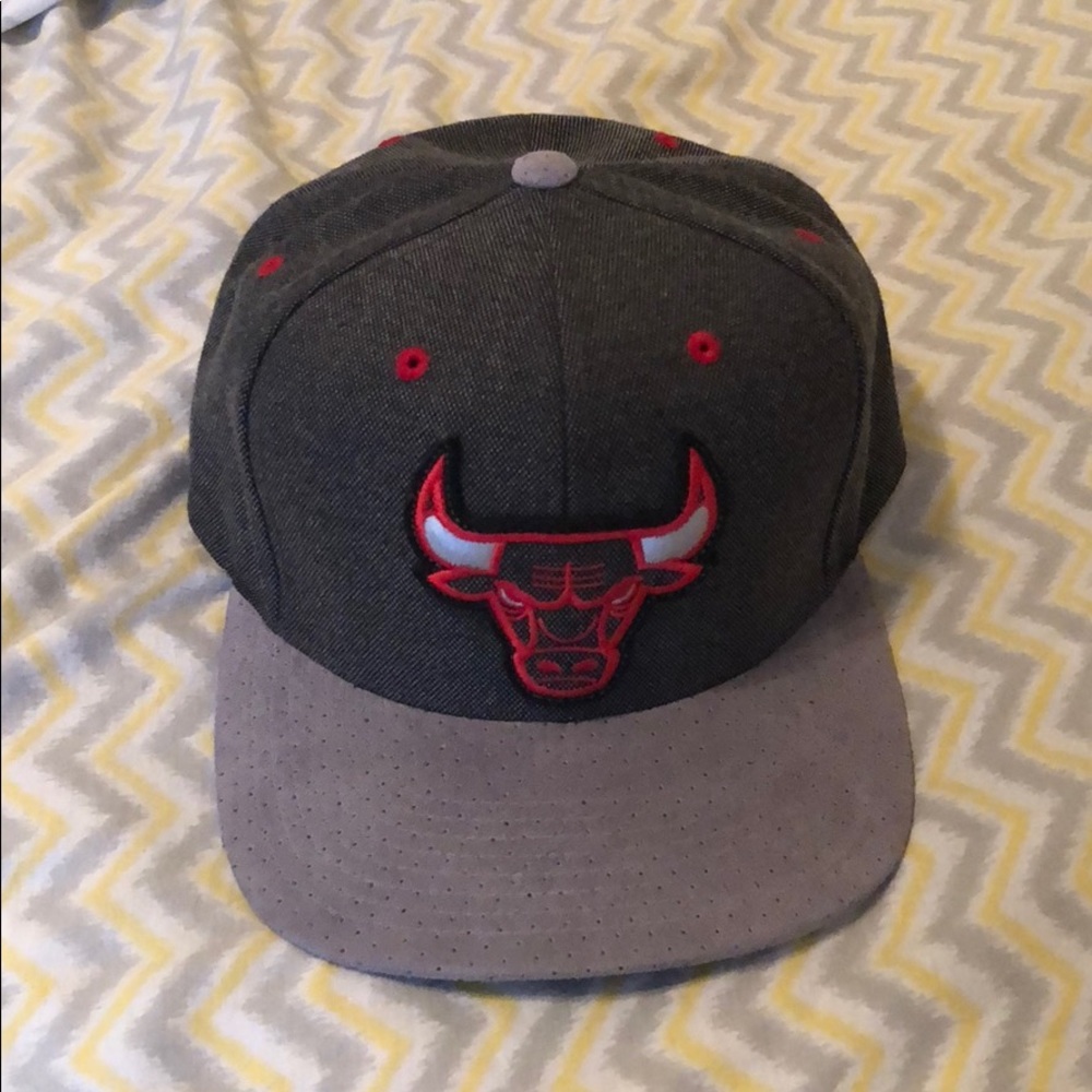 Chicago Bulls hats (3)